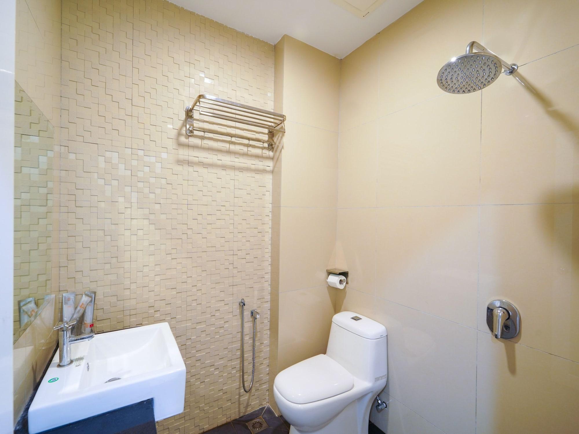 Capital O 89685 Atta Hotel Bukit Mertajam Bagian luar foto