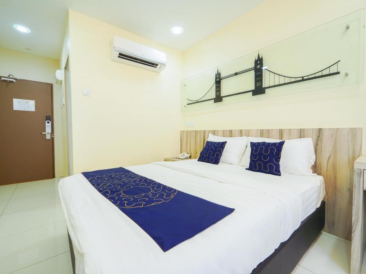Capital O 89685 Atta Hotel Bukit Mertajam Bagian luar foto